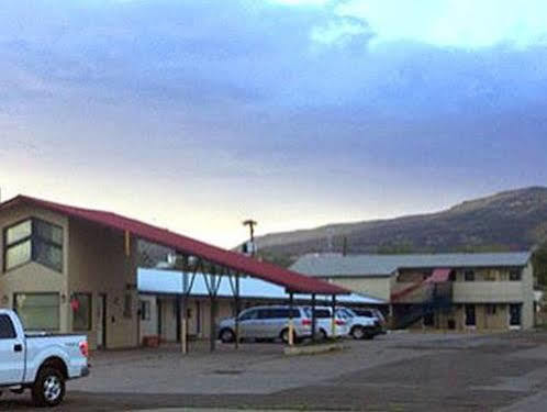 Travel Motel Raton Eksteriør billede